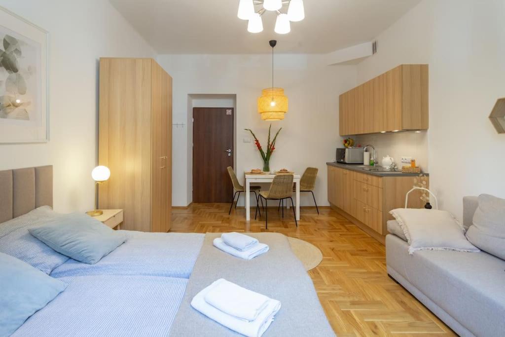 June B Apartment Krakau